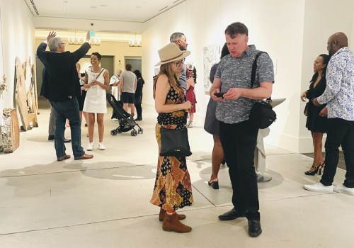 Can I Bring Food or Drinks into the Exhibits in Maricopa County, Arizona?